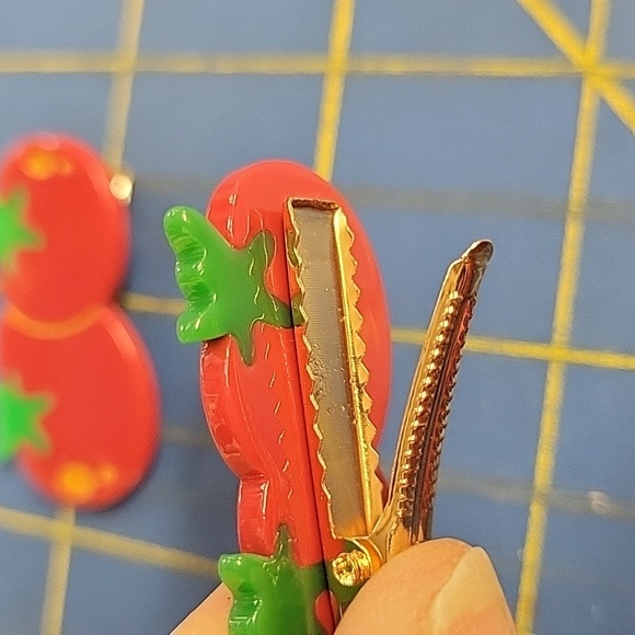 Tomato Hair Clip 1.5" x 3/4" Barrettes Set of 2 - Picture 3 of 4